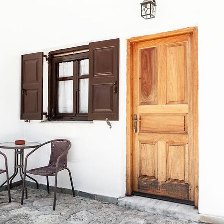 One Bedroom Apartment With Kitchenette# 12 A Raches  Екстер'єр фото