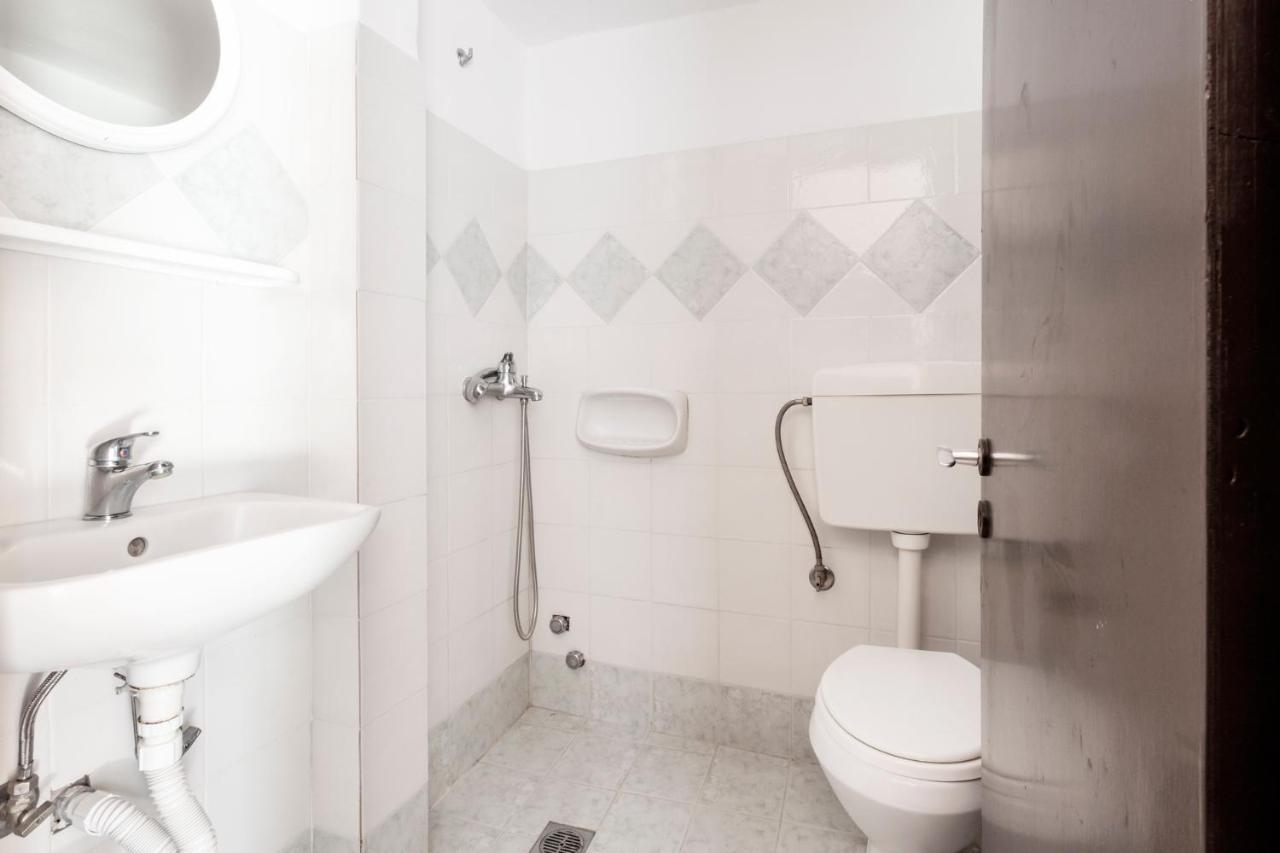 One Bedroom Apartment With Kitchenette# 12 A Raches  Екстер'єр фото