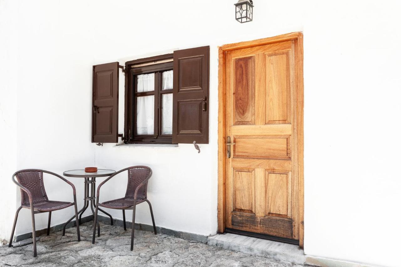 One Bedroom Apartment With Kitchenette# 12 A Raches  Екстер'єр фото